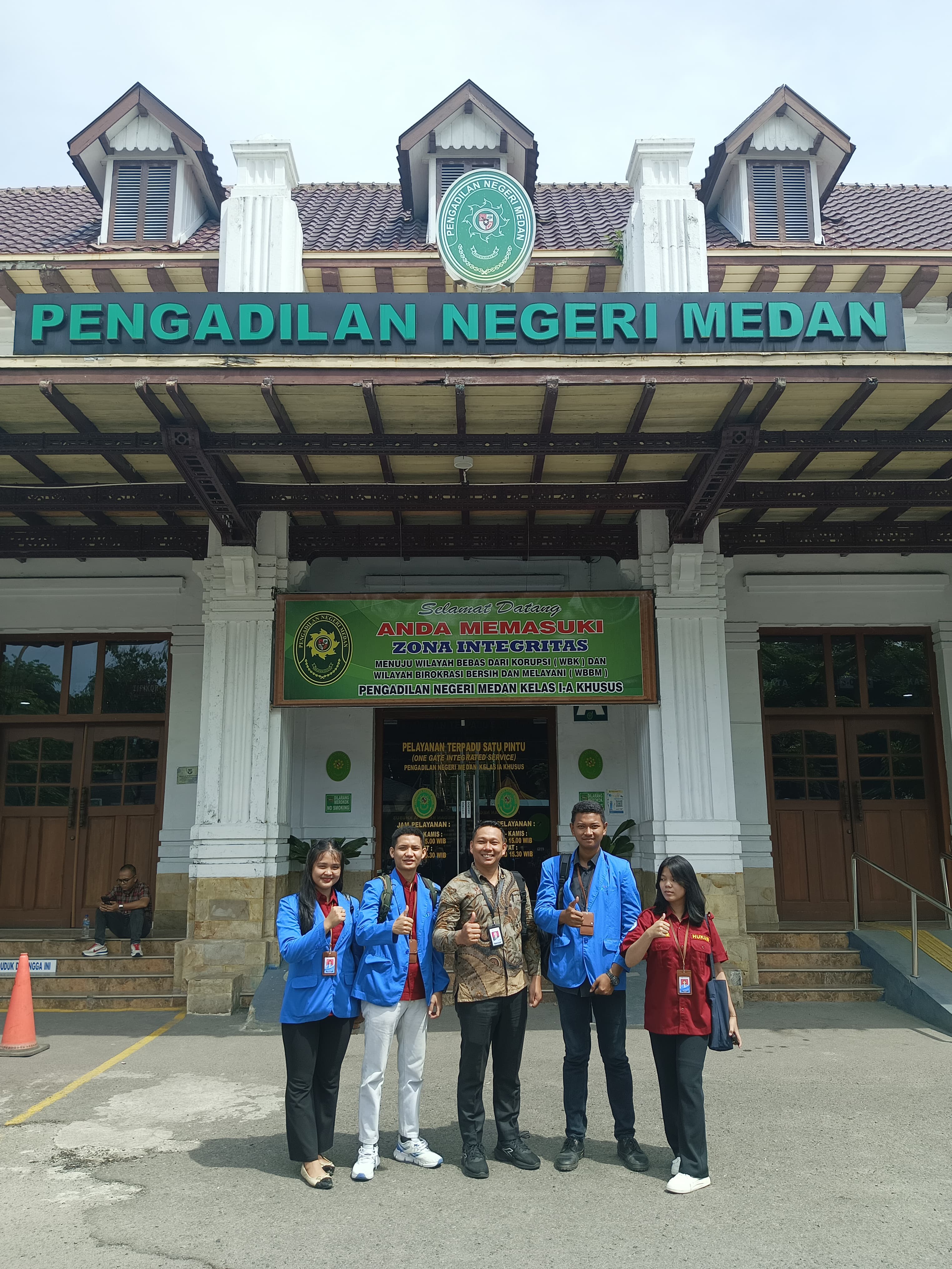 Implementasikan Mata Kuliah Praktik Peradilan Semu, Dosen dan Mahasiswa Prodi Hukum UMT Kunjungi Pengadilan Negeri Medan